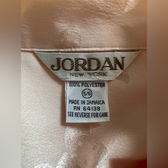 Vintage Jordan New York Button Up, V-Neck Pink Collared Blouse, Bow Print Sz 5/6 - Picture 5 of 11